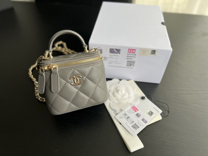 Handbag Chanel AP2198 size 11cmx8.5cmx7 cm