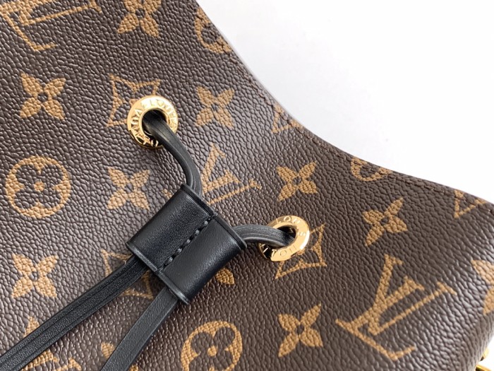 Handbag Louis Vuitton M44022 size 26.0 x 22.0 x 27.0 cm