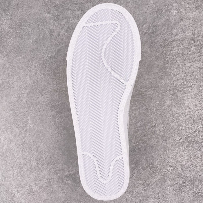 Nike Blazer Low Sneaker 17