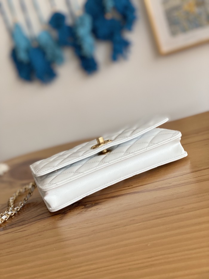 Handbag Chanel 81237 size 19 cm