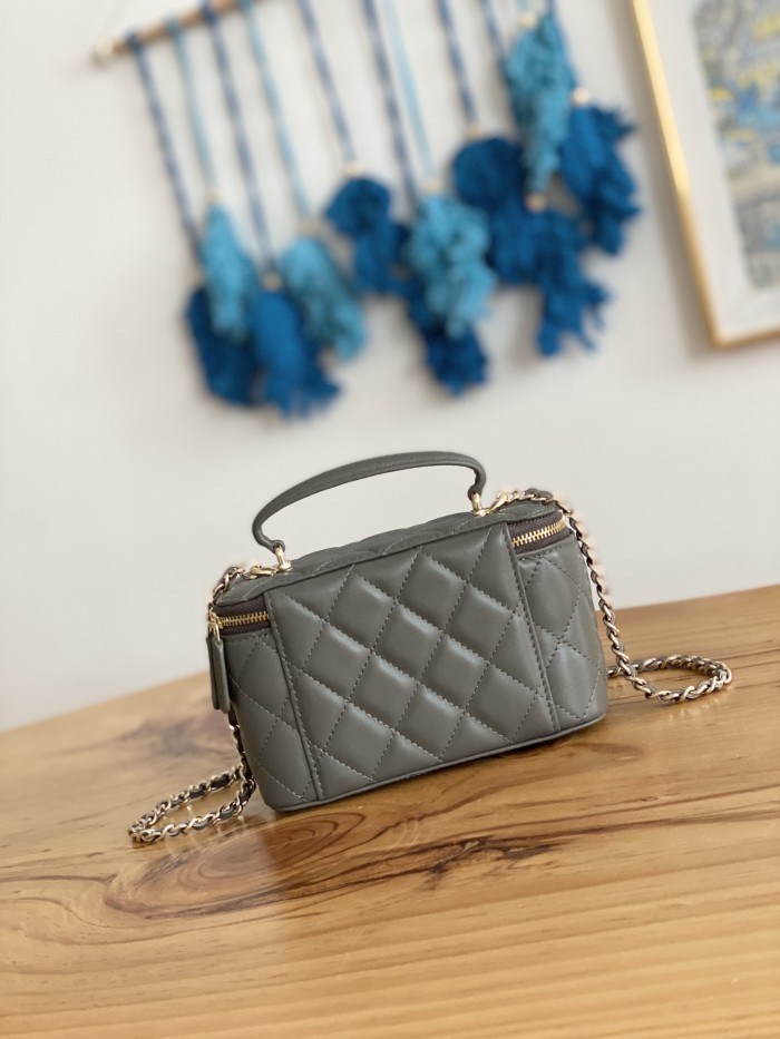 Handbag Chanel 81211 size 9.5 17 8 cm