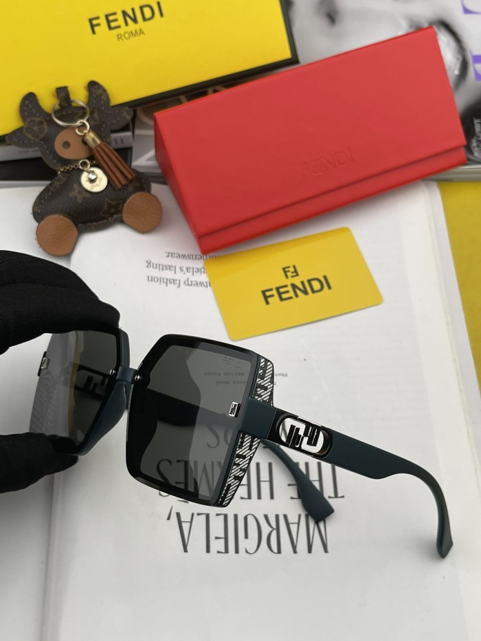 Sunglasses Fendi FD1772