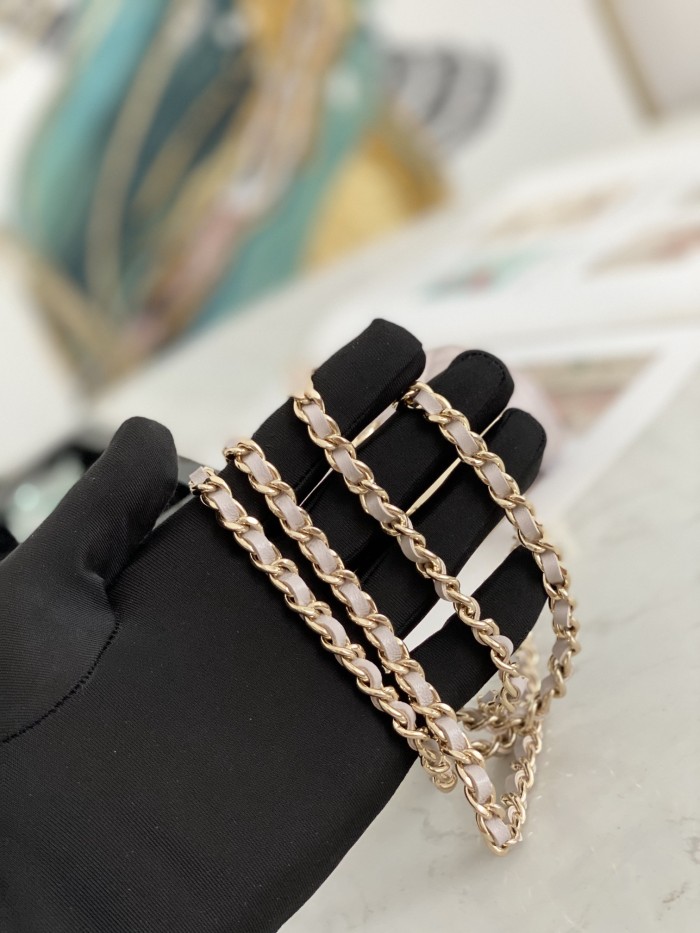 Handbag Chanel 82768 size 12.5 2.5 9 cm