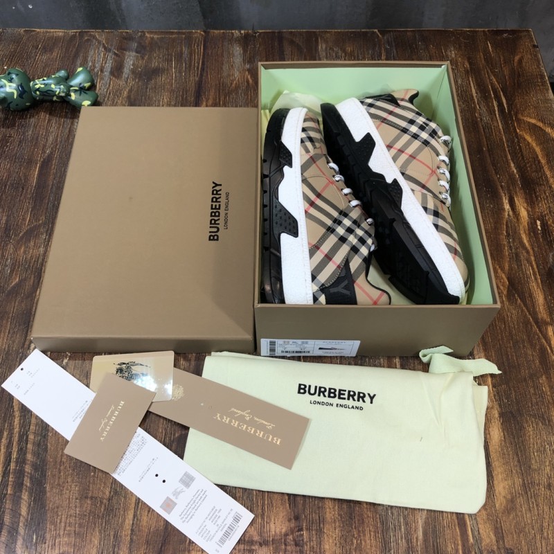 Burberry Arthur Vintage Sneaker 26