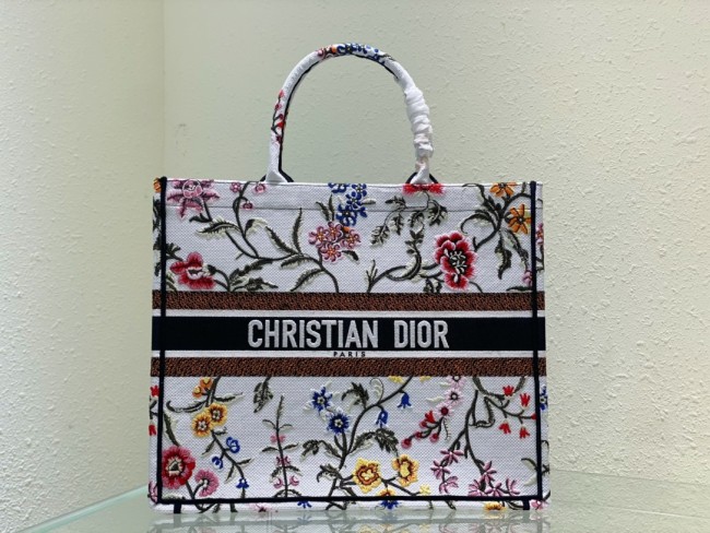 Handbag Dior size 41 cm