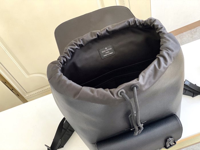 Handbag Louis Vuitton M58644 size 30 x 42 x 17 cm