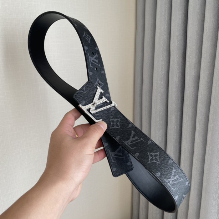 Louis Vuitton Belt 8 (width 4cm)