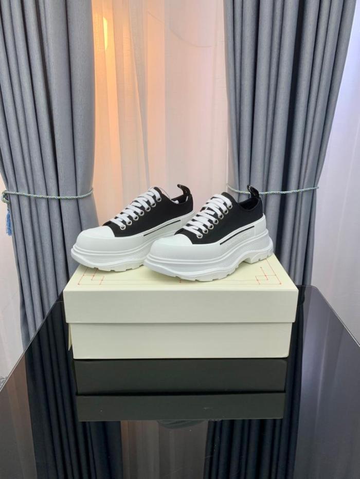 Alexander McQueen Tread Slick Low Lace Up Black White