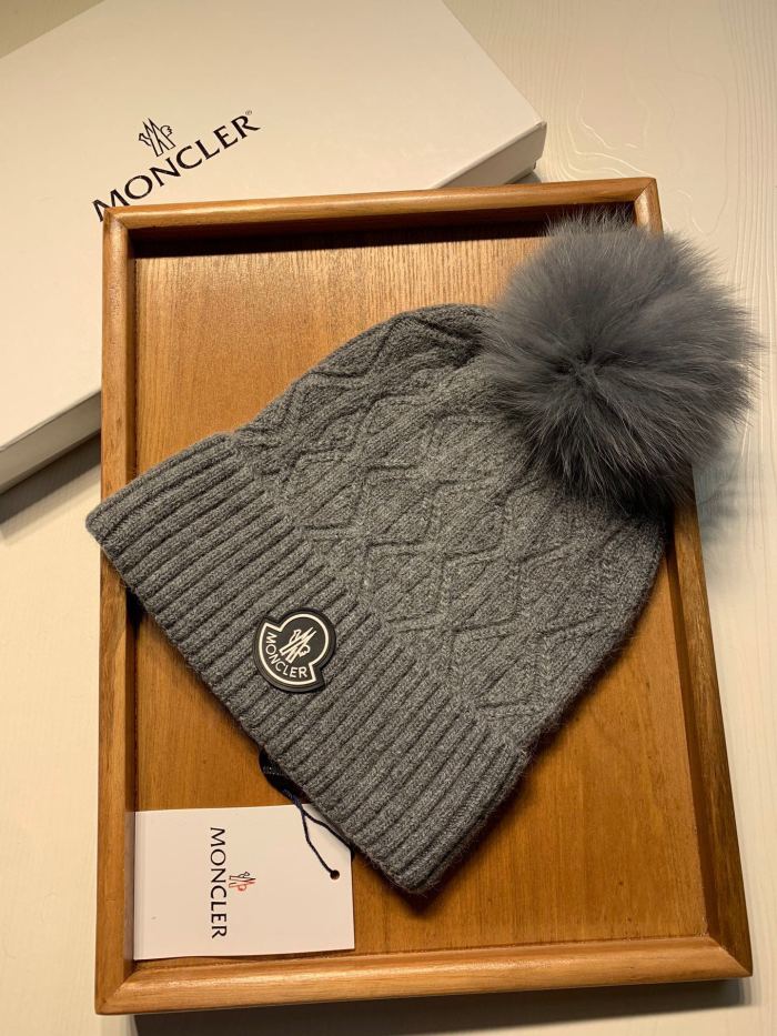 Hat Moncler 4