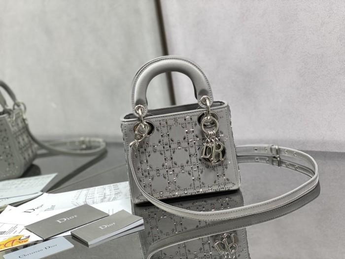 Handbag Dior size 17 cm