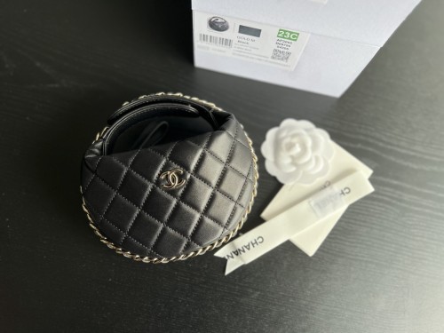 Handbag Chanel size 16cmx16cmx5.5 cm