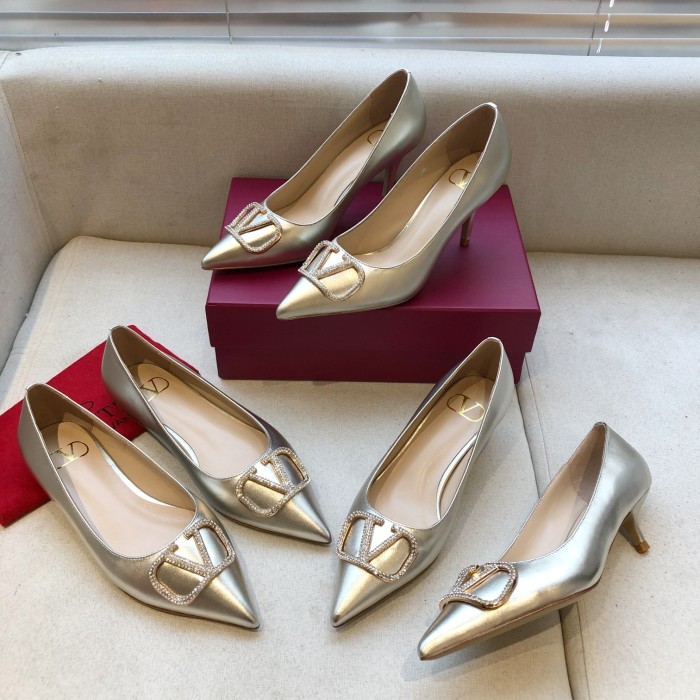 VALENTINO GARAVANI Roman Stud BOOT WOMEN 32