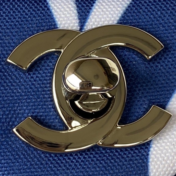 Handbag Chanel AS3521 size 15X24.5X5 cm