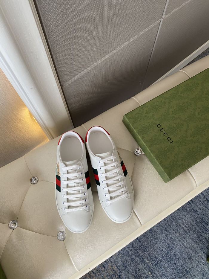 Gucci Women's Ace sneaker with bee sneaker 4