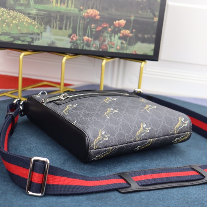 Handbag Gucci 523599 size 21-23-4 cm