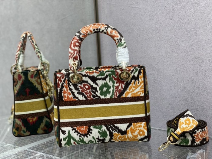 Handbag Dior size 24 cm