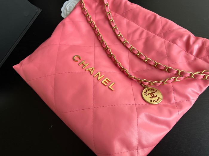 Handbag Chanel size 39cmx42cmx8 cm
