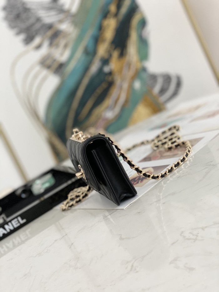 Handbag Chanel 82768 size 12.5 2.5 9 cm