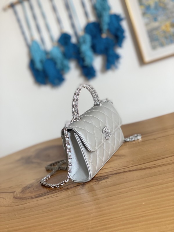 Handbag Dior AP81249 size 10*18*4.5 cm