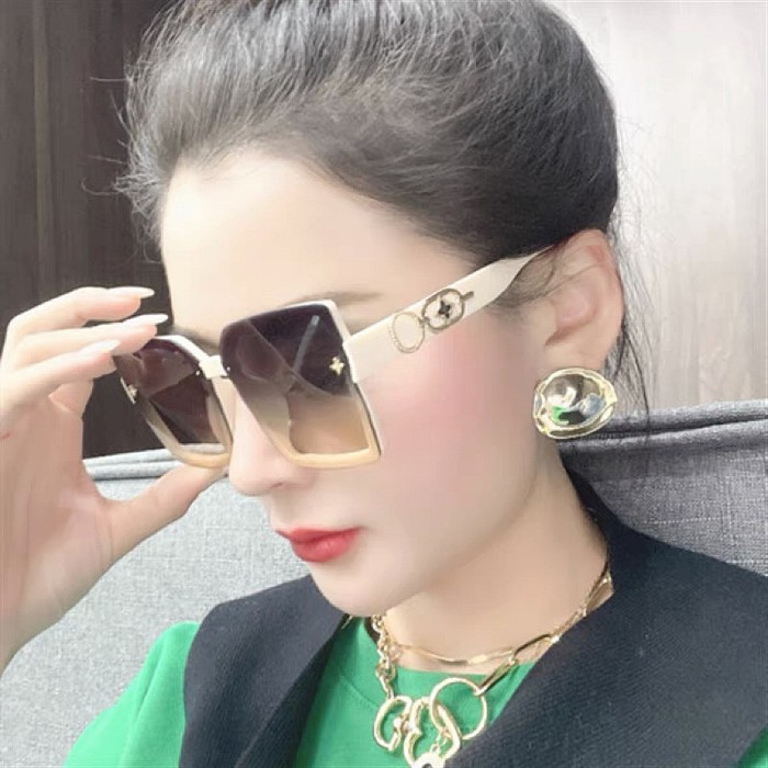 Sunglasses Louis Vuitton L7805
