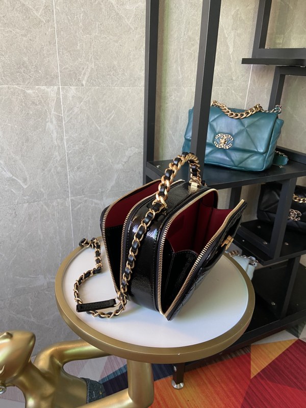 Handbag Chanel S2179 size 13.5X18.5X7.5 Cm