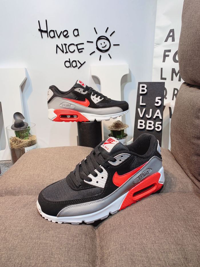 Nike Air Max 90 Sneaker 10