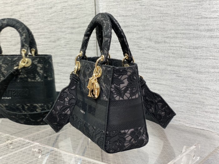 Handbag Dior size 24 cm