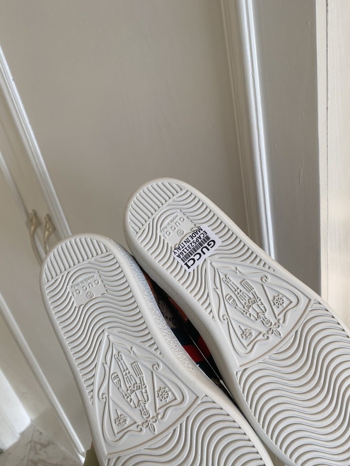 Gucci Women's Ace sneaker with bee sneaker 4