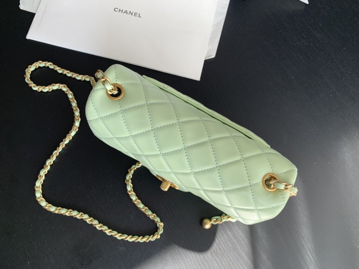 Handbag Chanel size 17 cm