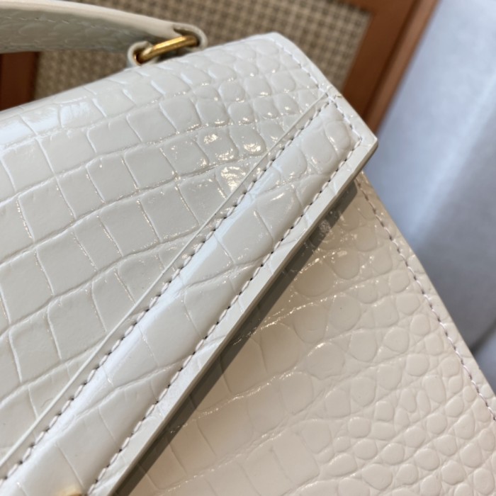 Handbags SAINT LAURENT 602716 size 20x16x7.5 cm