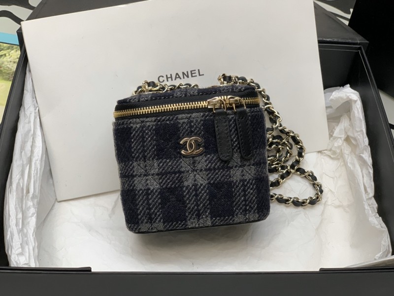 Handbag Chanel size 8.5*11*7* cm