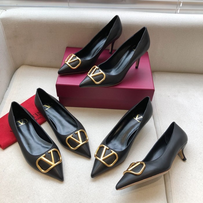 VALENTINO GARAVANI Roman Stud BOOT WOMEN 32