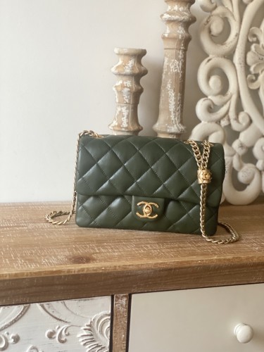 Handbag Chanel AS3393 size 14x22x8 cm