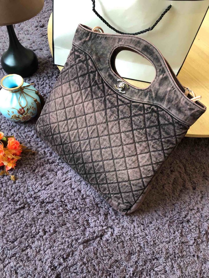 Handbag Chanel S1408 size 41×45×9 cm