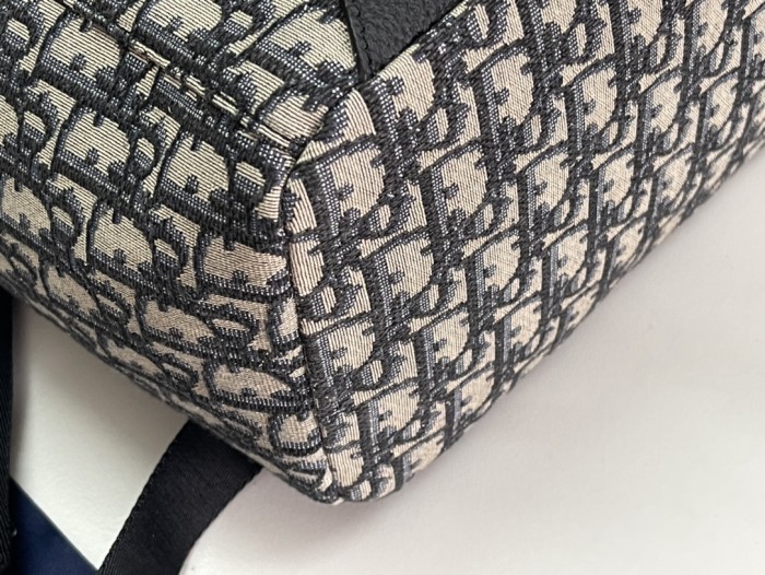 Handbag Dior size 31 x 42.5 x 14.5 cm