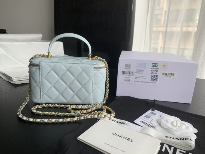 Handbag Chanel size 17.5cmx10cmx8 cm