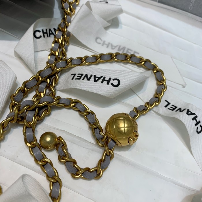 Handbag Chanel 81136 size 10.5 8.5 7 cm