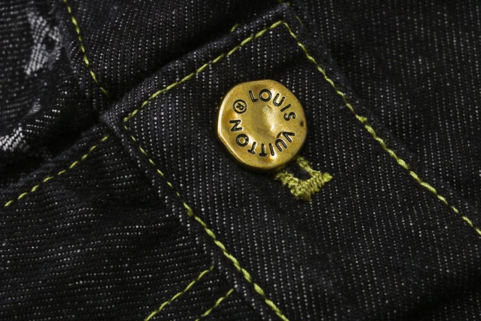Clothes Louis Vuitton 229
