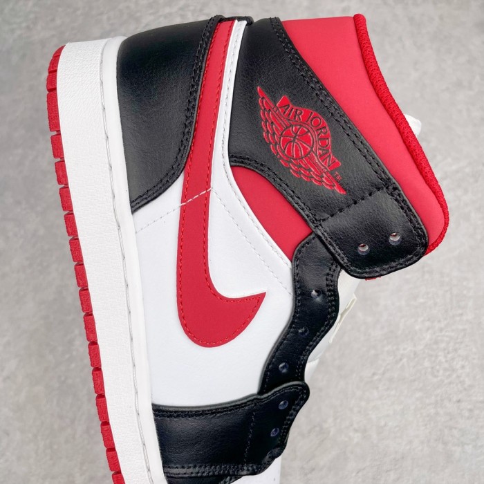 Air Jordan 1 Mid Very Berry