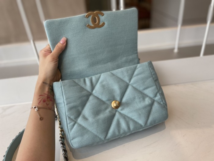 Handbag Chanel AS1160 size 26 cm