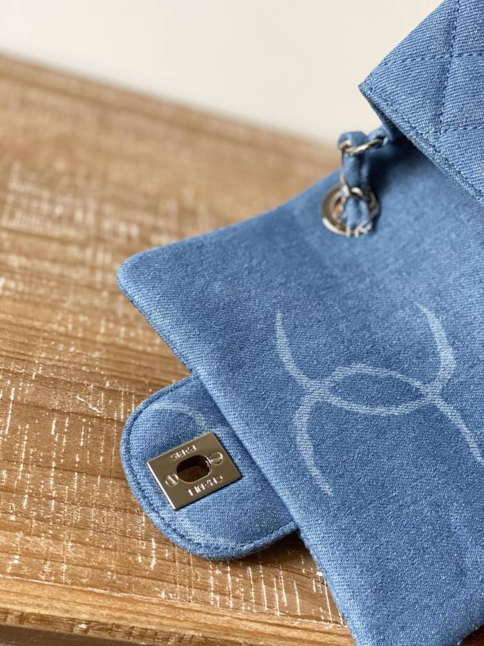 Handbag Chanel AS2070 size 20 6.5 12 cm