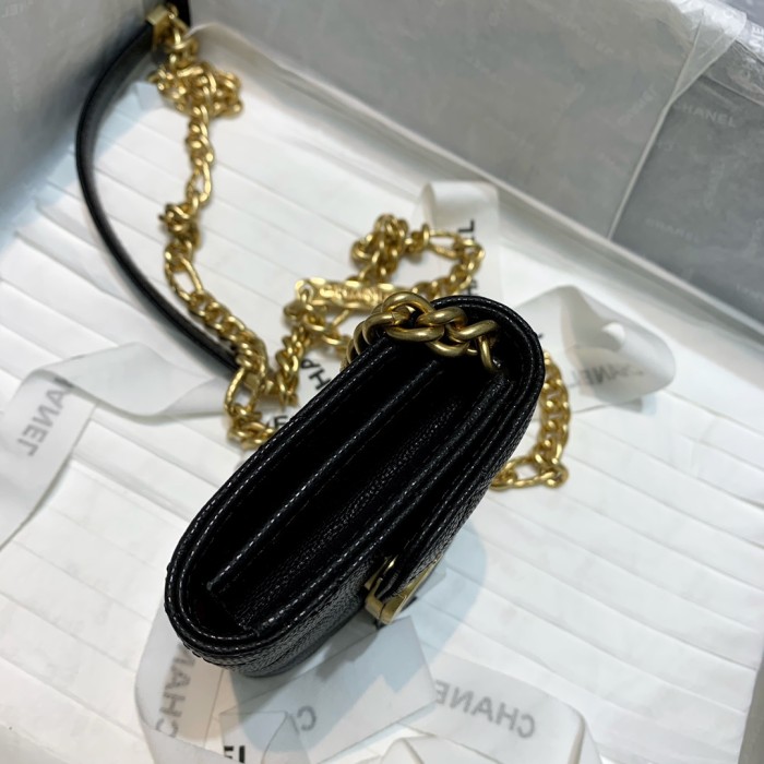 Handbag Chanel 81156 size 12 9 2.5 cm