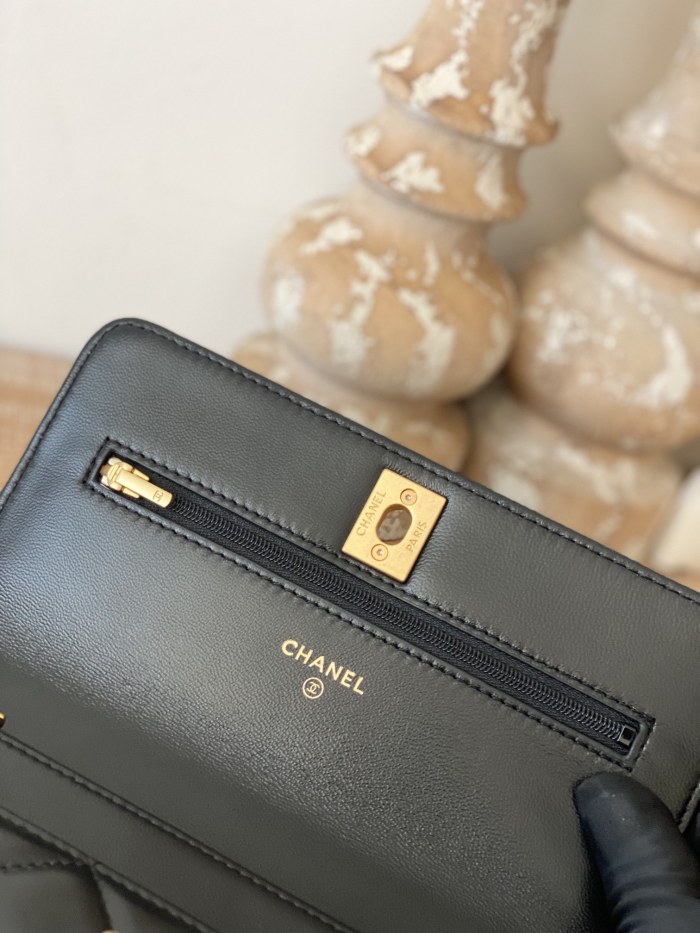 Handbag Chanel 81237 size 19 cm