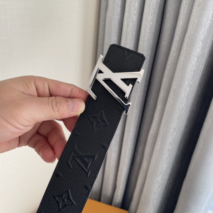 Louis Vuitton Belt 9 (width 4cm)