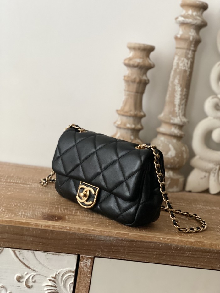 Handbag Chanel 3473 size 13*18*6 cm