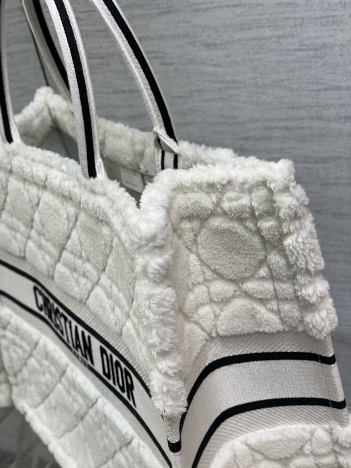 Handbag Dior size 42*35*18 cm