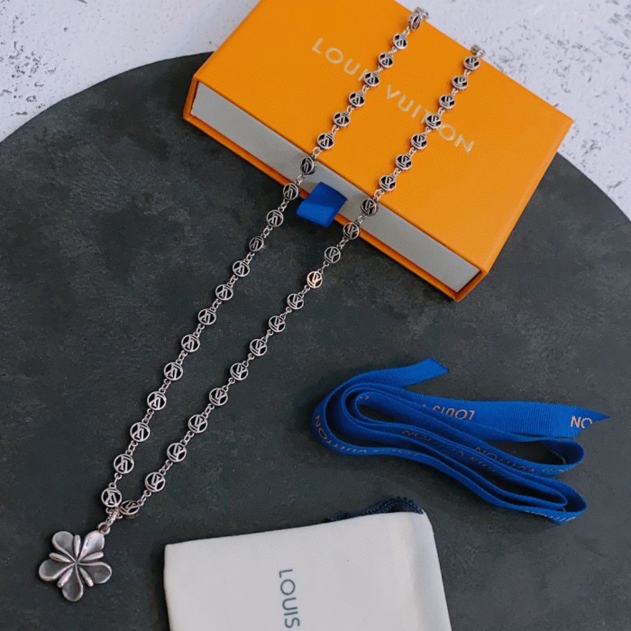 Clothes Louis Vuitton 71