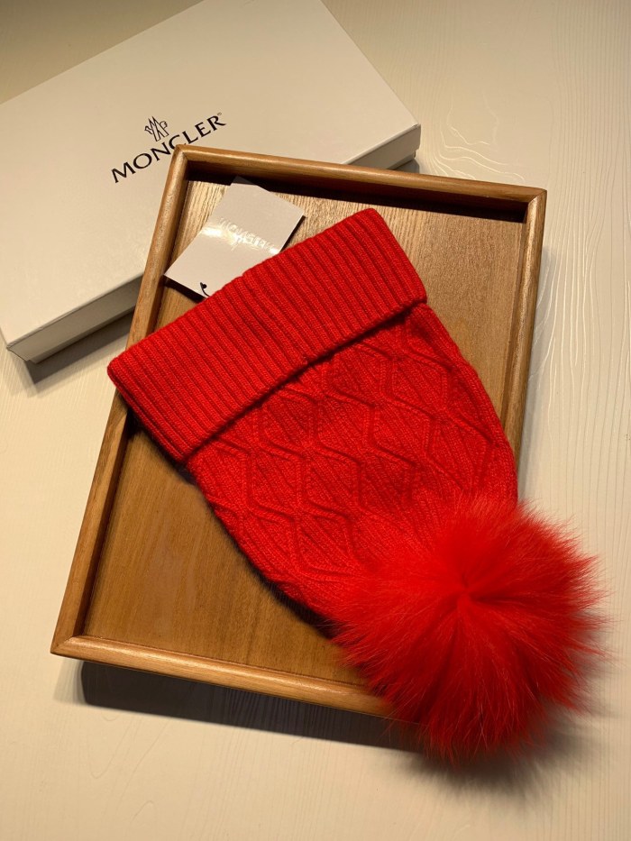 Hat Moncler 4