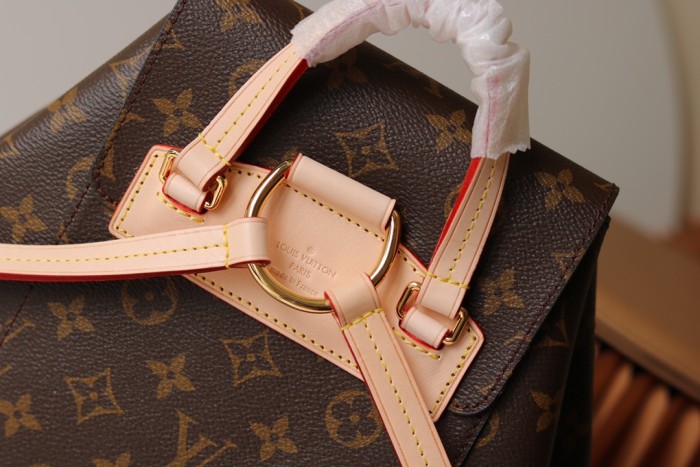 Handbag Louis Vuitton M43431 size 30x25x10cm