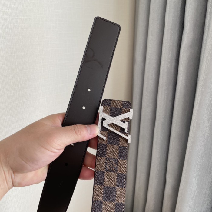 Louis Vuitton Belt 6 (width 4cm)